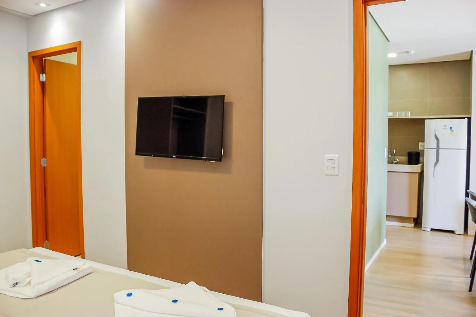 Lagoa Eco Towers - Apartamento Para Ate 7 Pessoas Com Acesso A Piscinas, Quiosques, Restaurante E Muito Mais Caldas Novas